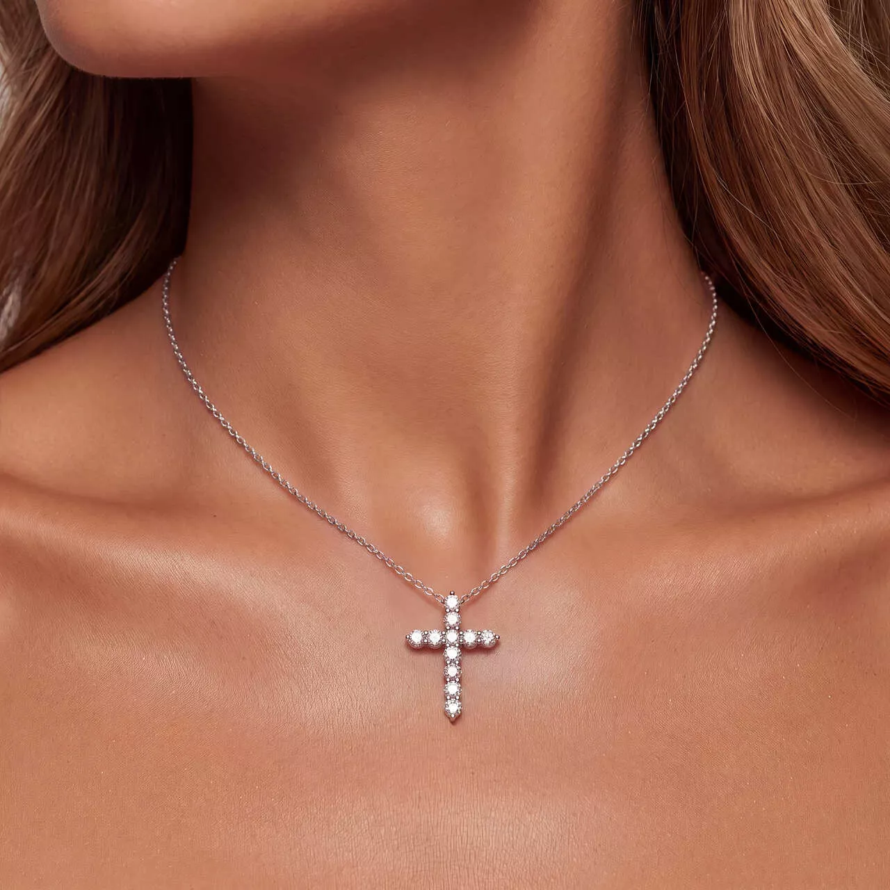 Золотое колье-крест с диаллантами 1.1ct