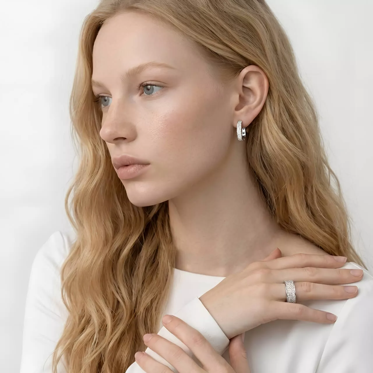 Серебряные серьги с фианитами